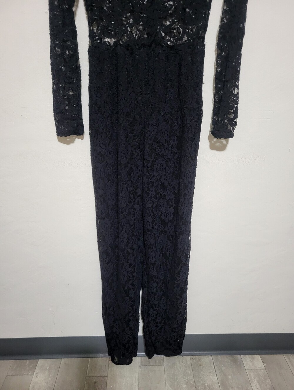 Women's Lace Wide-Leg Jumpsuit - Picture 4 of 6